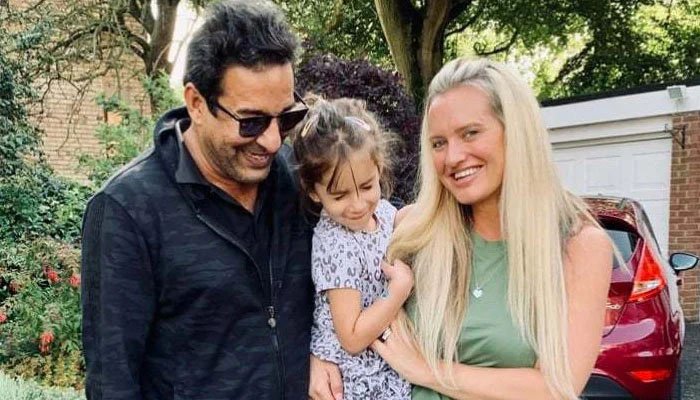 Finally Seeing my daughter Aiyla, Wasim Akram